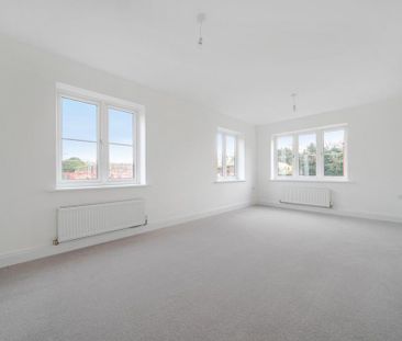 3 bedroom end of terrace house to rent - Photo 3