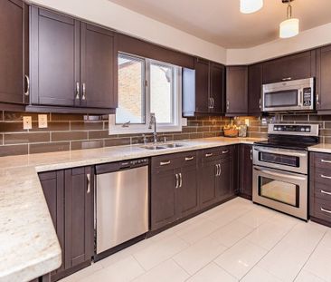 For Lease - 60 Scott Street, Brampton, Ontario - Photo 4