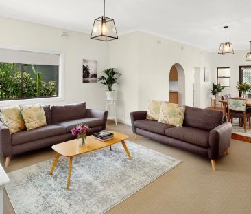 Three Bedroom Home Located in Hunters Hill's Peninsula - UTILITIES ... - Photo 1