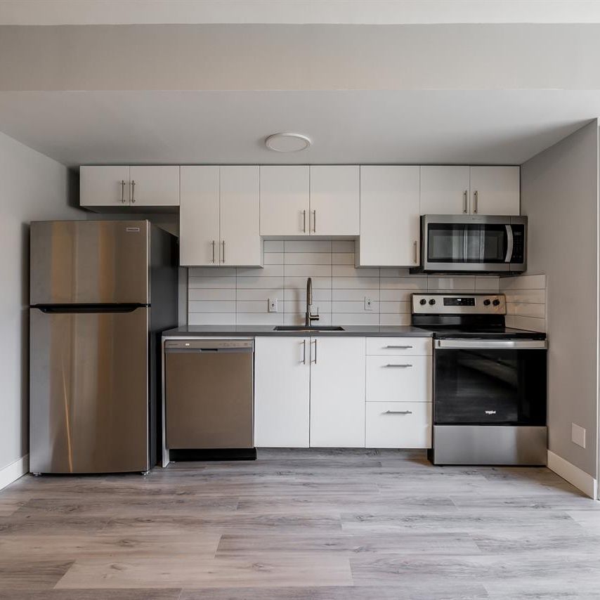 Large Renovated 2 Bedroom Unit - NDG - 5765 Cote-St-Luc Road, Montréal - Photo 1