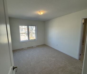 For Lease - 19 Cresthaven Heights, Thorold, Ontario - Photo 4