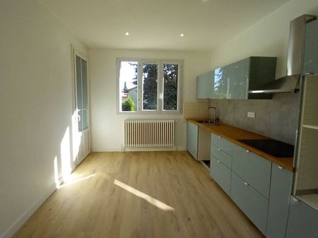 Maison 5 pièces et plus – LYON - Photo 3