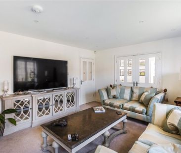 4 bedroom semi-detached house to rent - Photo 3