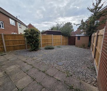3 bedroom terraced house to rent - Photo 2