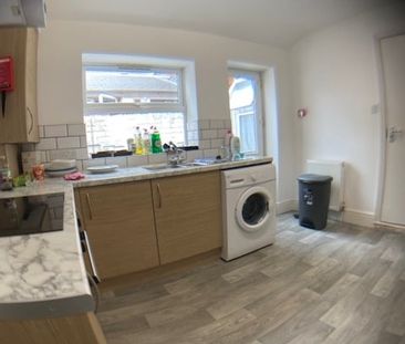 Room in a Shared House, Argyle Street, RG1 - Photo 2