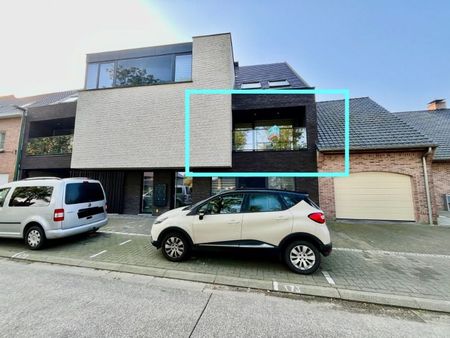 APPARTEMENT MET TWEE TERRASSEN EN GARAGE TE HUUR - Photo 5