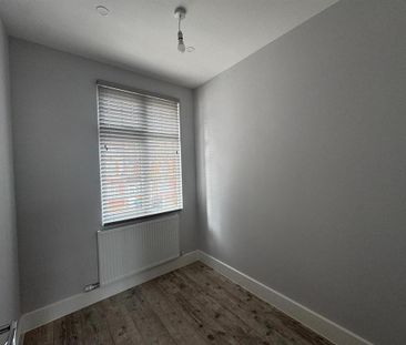 4 bedroom terraced house to rent - Photo 4