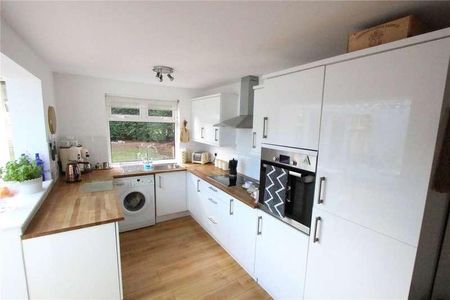 Sherwood Crescent, Benfleet, Essex, SS7 - Photo 5