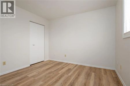 60 HAHN Avenue - Photo 4