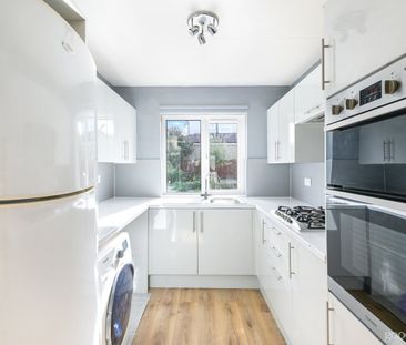 Litchfield Avenue, Morden, SM4 - Photo 2