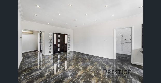 Huge Modern Granny Flat! - Photo 1