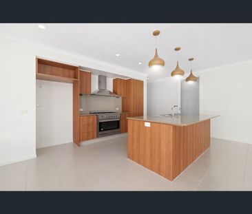8 Oakland Avenue, Point Cook, Vic 3030 - Photo 6