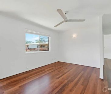 EASY COASTAL LIVING IN PRIME CURRUMBIN LOCATION! - Photo 1
