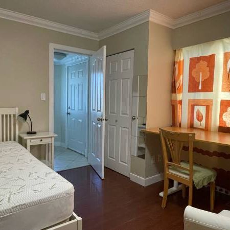 Burnaby Brentwood one bed stidio for rent! - Photo 1