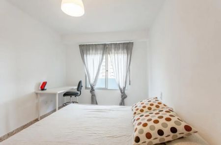 Calle Esteban Ballester, Valencia, Valencian Community 46022 - Photo 3