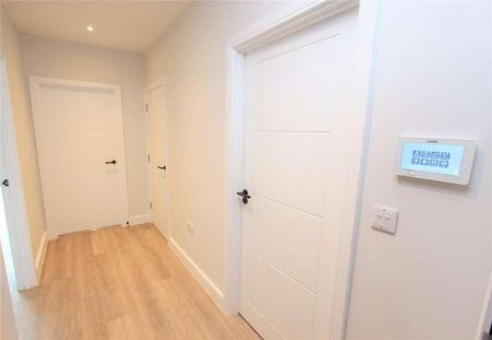 London Road, Hadleigh, Benfleet, Essex, SS7 - Photo 4