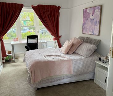 Blackburn - Photo 1