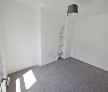 3 bedroom end of terrace house to rent - Photo 1