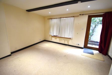 2 bedroom semi-detached house to rent - Photo 4