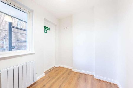 Uxbridge Road, Shepherd's Bush, W12 - Photo 2