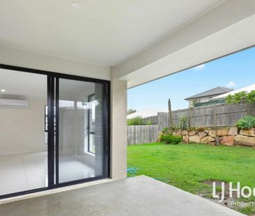 Modern Family Living with Space, Style & Convenience - Photo 5