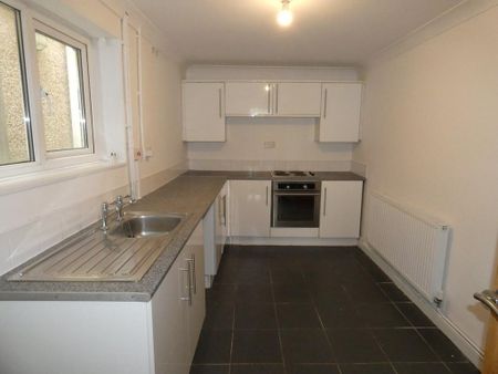 2 bedroom terraced house to rent - Photo 5