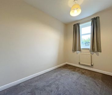 2 bedroom Semi-detached house to rent - Photo 6