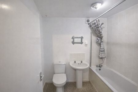 1 Bedroom Flat To Let - HP11 - Photo 5