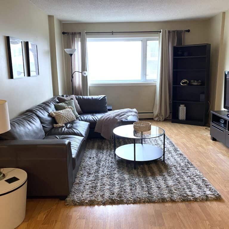 Edmonton Furnished Condo Rental in Downtown - Cozy One Bedroom Close to Alberta Legislature! - Photo 1