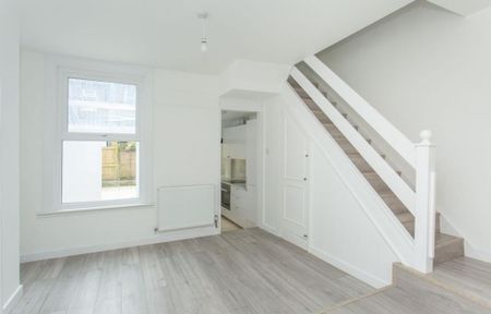2 bedroom terraced house to rent - Photo 5