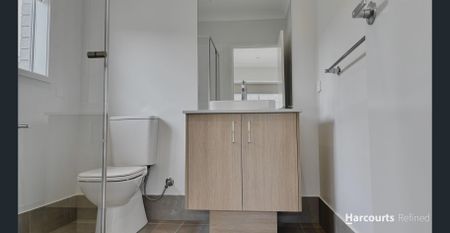 3 BEDROOM FAMILY HOME - Photo 5