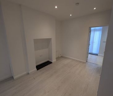 2 Bed Terraced House, Yelverton Road, CH42 - Photo 2