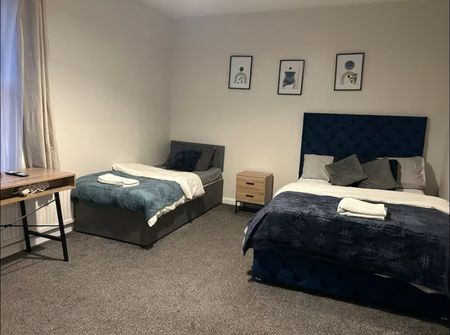 3 Bed Semi-Detached House, Ash Road, B8 - Photo 4