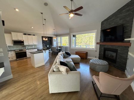 Furnished 4 bed/2 bath home in Rose Valley w/ Optional In-Law Suite - Photo 3