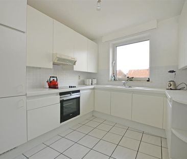 Ruim twee-slaapkamerappartement aan de Kleine Ring van Hasselt - Foto 2