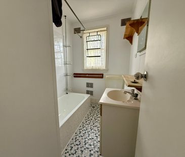 554 Green Place, Glenroy NSW 2640 - House For Rent | Domain - Photo 4