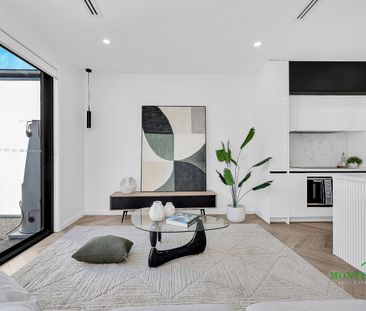 Stylish 4-Bedroom Home in Prime Location! - Photo 3