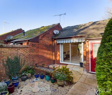 2 bedroom Mid Terraced House - PARKSIDE, WELWYN - Photo 2