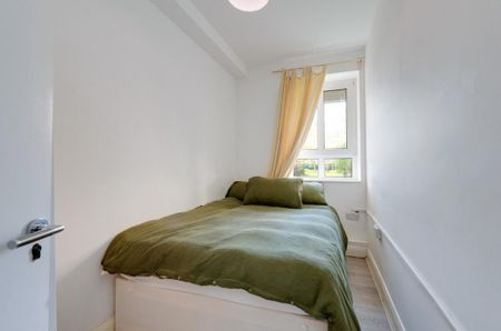 3 bedroom apartment to rent - Photo 3