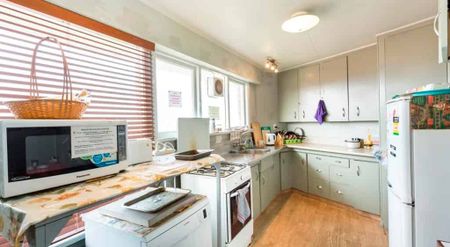 Delightful studio room on Duncan - Photo 4