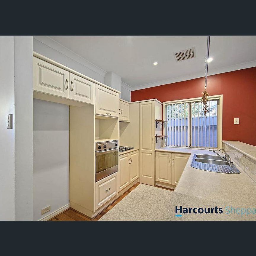 Spacious 3-Bedroom Home in Prime Frewville Location - Photo 1