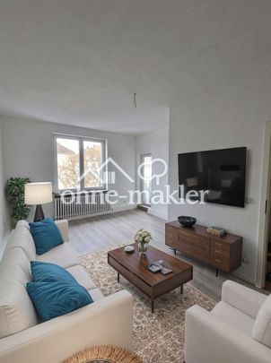 Perfekt für WG Gründung: Sanierte Wohnung mit zwei Bädern in zentraler Lage - Photo 1