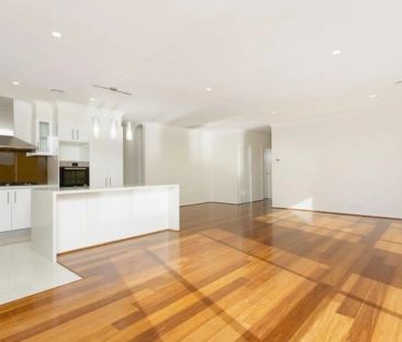 Spacious Family Home - Photo 2