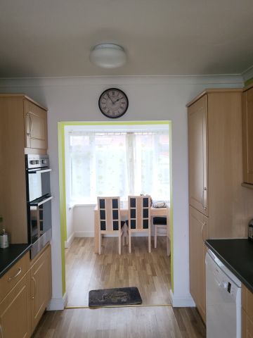 3 Bed Terraced House, Ambleside Avenue, BS10 - Photo 2