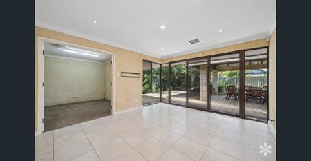 Stunning Family Home In Perfect Location! - Photo 5