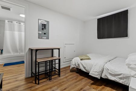 For Lease - 610 King Street Unit# 14, Hamilton, Ontario - Photo 2