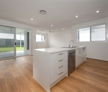 Large Immaculate Home - Photo 4