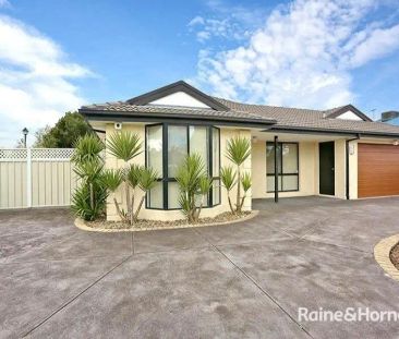 “Stunning Family Home” - Photo 3