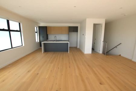 “Brand-New Luxury Townhouse!” - Photo 5