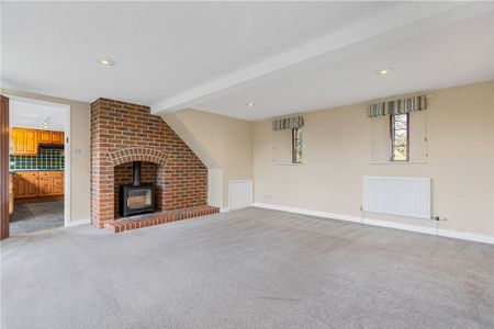 A large two bedroom character property in the popular and well connected village of Marcham. - Photo 4